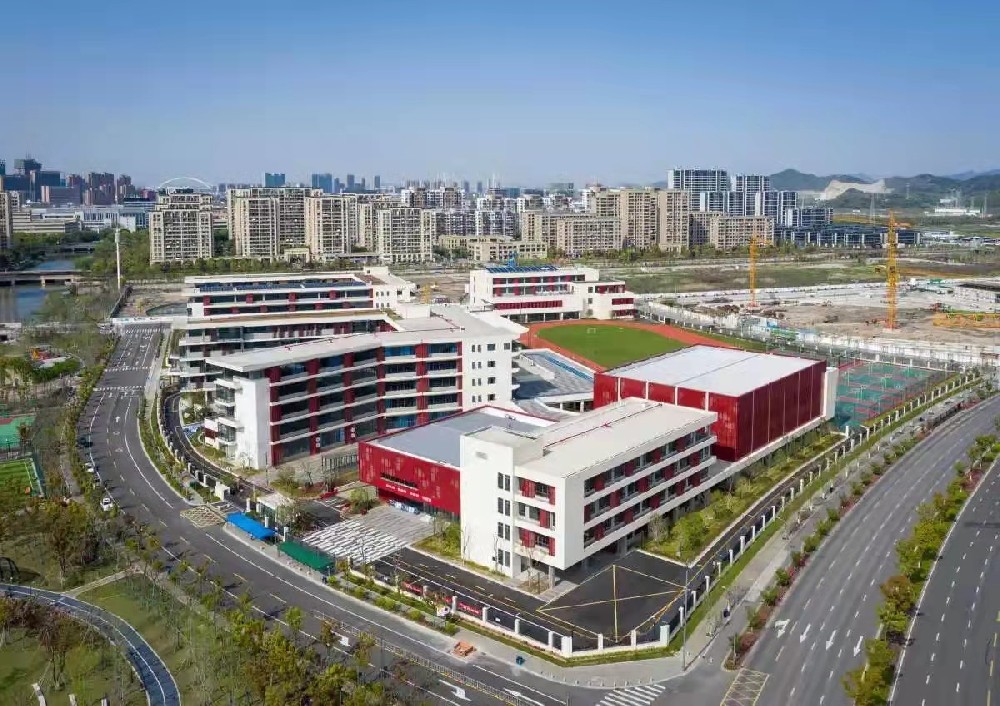 艺术实验学校新增箱式无负压供水设备由浙江清澈环保设备有限公司安装供应